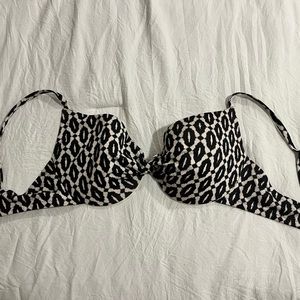 H&M underwire bikini top black and white pattern size 36E